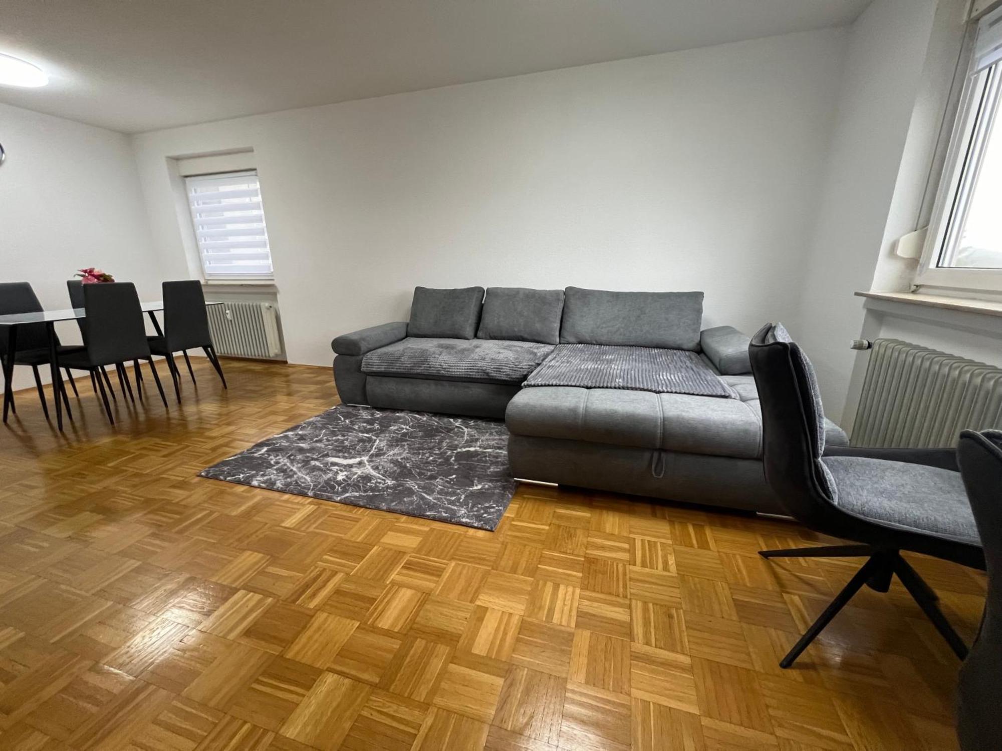 Fewo7777 In Apartment *